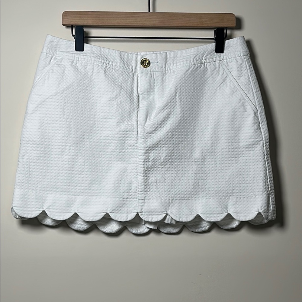 Lilly Pulitzer White Scalloped Skort 8